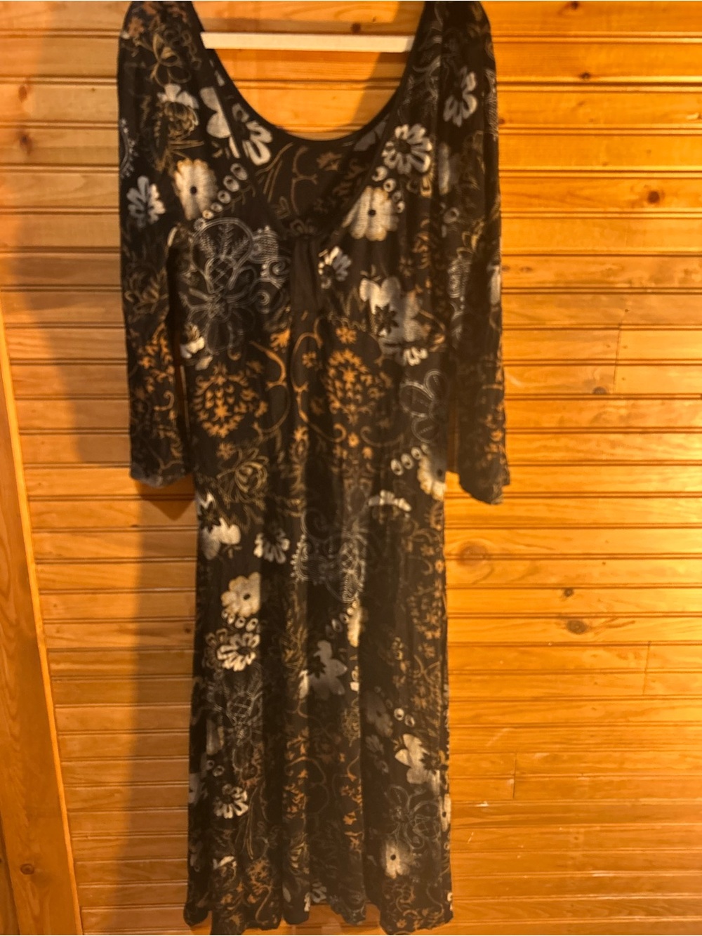 Source Unknown Black Floral Long-Sleeve Scoop Dress
